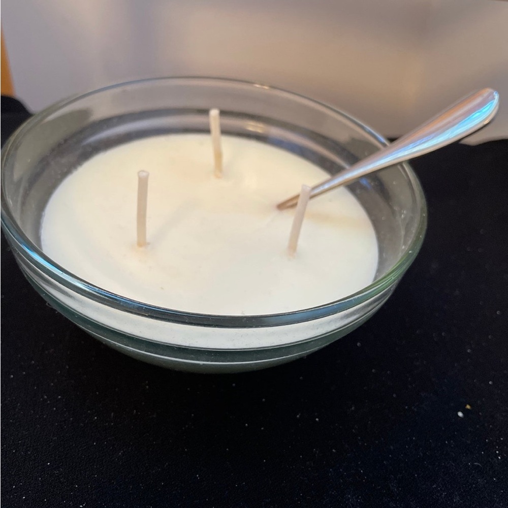 Lucky Charms Three Wick Candle - Picture 2 of 3